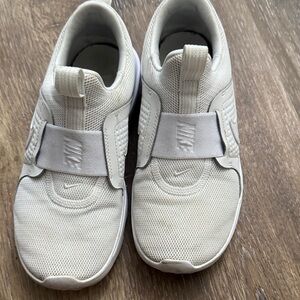 Nike Shoes Womens AD Comfort Athletic Slip On Low Sneaker